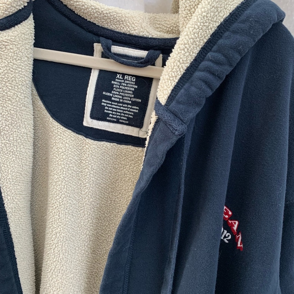 XL Vintage Navy Fleece Lined Hooded Robe. Comfy & Classic. Belt replaced w/ red - Picture 6 of 12